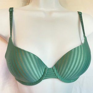 Victorias Secret 32B Underwire padded bra NWOT Jade Green